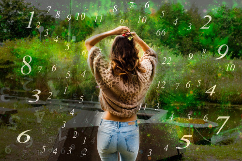 Numerologie - Mystische Zahlensymbolik: Foto: © Dzhulbee / shutterstock / #1198337470